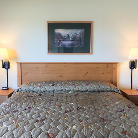 White Oak Inn And Suites Deer River Exterior foto