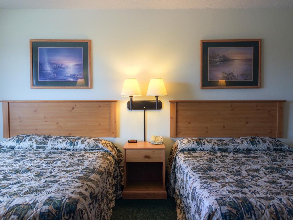 White Oak Inn And Suites Deer River Exterior foto