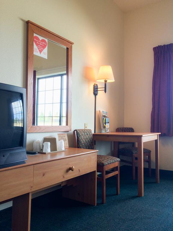 White Oak Inn And Suites Deer River Exterior foto
