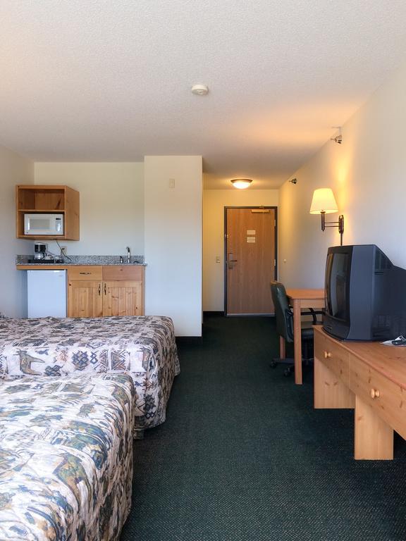 White Oak Inn And Suites Deer River Exterior foto