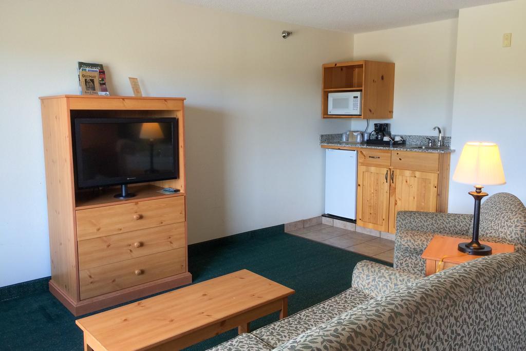White Oak Inn And Suites Deer River Exterior foto