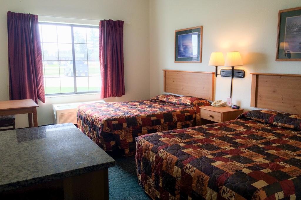 White Oak Inn And Suites Deer River Exterior foto